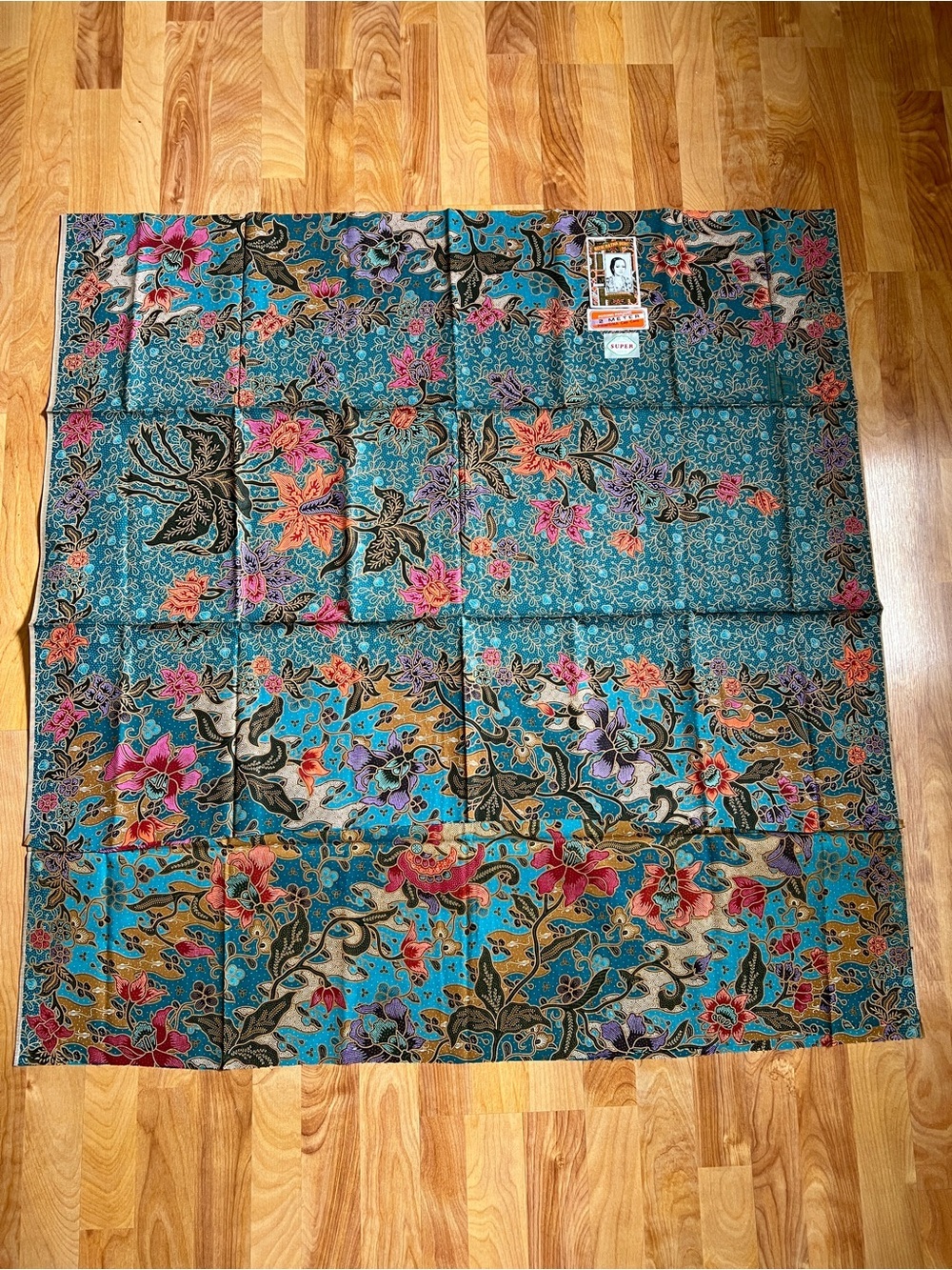 Batik Ratna Dewi Teal Cotton Fabric with Gold Vine Motif 2 meters - Picture 9 of 10